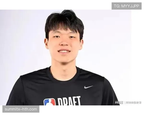 杨瀚森穿的鞋比我一个月工资还贵，这日常是演电影吗？